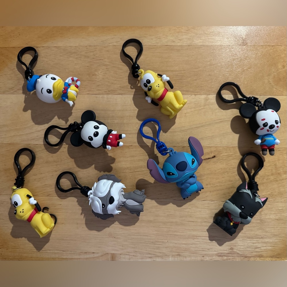 Lot of 8 Disney collectible figural bag clips